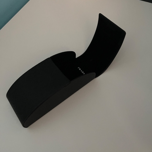 NEW NEVER WORN PRADA SUNGLASSES main image 4